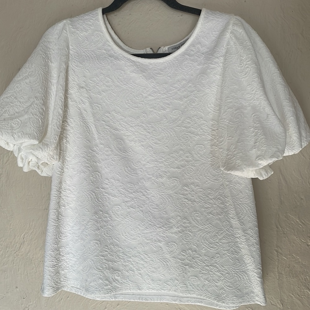 white balloon sleeve top